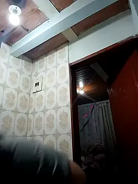 elisabethflores online show from December 19, 2025, 4:49 am