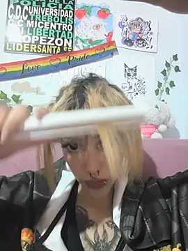 elisabethflores online show from July 28, 2026, 3:25 am