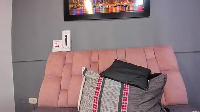 CharlotteCottin online show from April 1, 2026, 1:41 pm