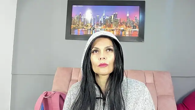 CharlotteCottin online show from May 13, 2026, 11:17 am