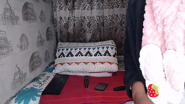 Lunalee online show from July 15, 2026, 8:32 am