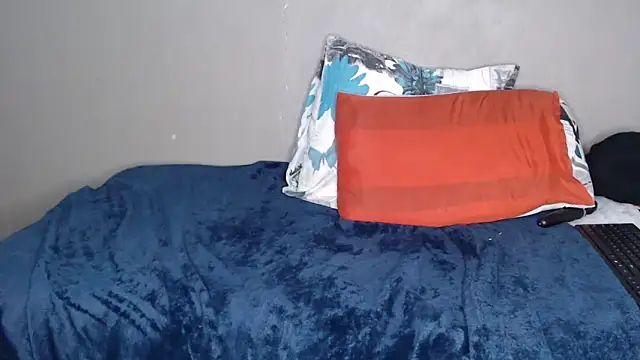 Snapshot of Lunalee chatting on March 22, 2026, 7:04 pm Lunalee online show from March 22, 2026, 7:04 pm