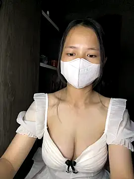 Hana-44 online show from November 4, 2025, 7:28 pm