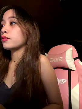 Yummiiieee28 online show from November 7, 2025, 10:31 am