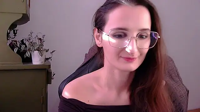 Snapshot of Nova_Mystic chatting on October 20, 2025, 10:38 am Nova Mystic online show from October 20, 2025, 10:38 am