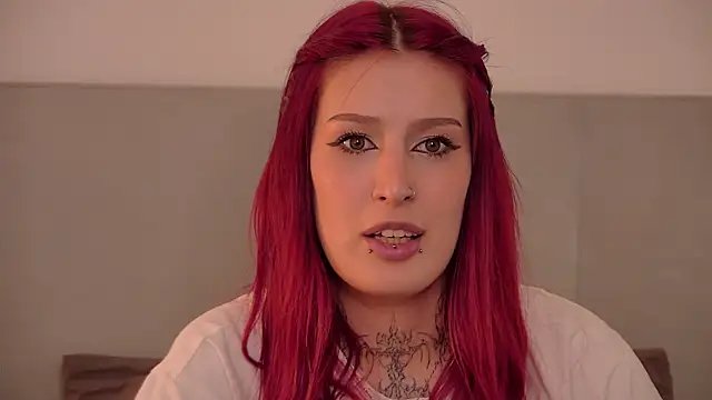 ElisMuse online show from April 18, 2026, 7:58 pm