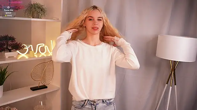 Snapshot of JaymieVigen chatting on October 1, 2025, 3:33 am JaymieVigen online show from October 1, 2025, 3:33 am