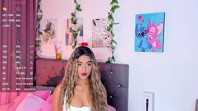 Snapshot of isajonnes18 chatting on February 4, 2026, 11:00 pm isajonnes18 online show from February 4, 2026, 11:00 pm