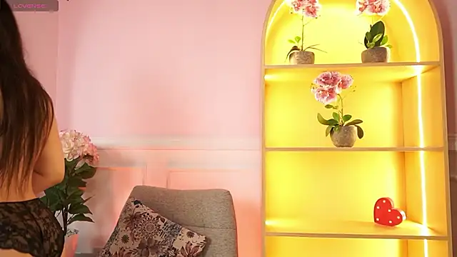 MilaCrave online show from March 6, 2026, 11:38 am