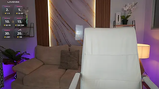 MilaCrave online show from November 12, 2025, 11:36 am