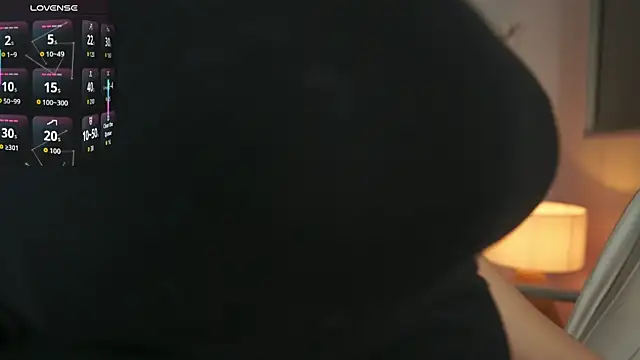 MilaCrave online show from October 25, 2025, 11:42 am