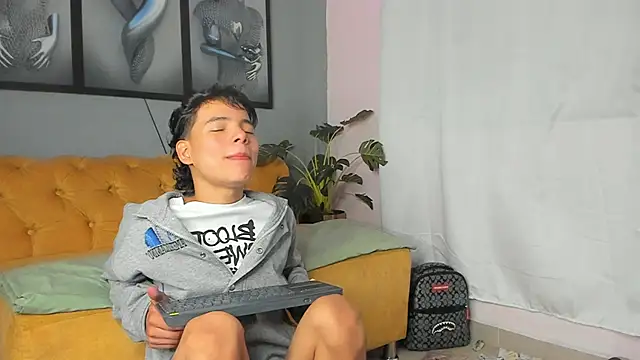 camillo virgil online show from November 11, 2025, 10:54 am