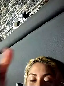 Ashleycam69 online show from December 1, 2025, 3:07 am