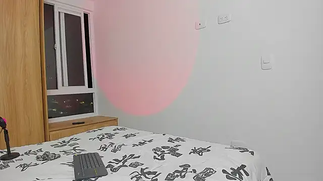 Ivy smithf online show from February 25, 2026, 3:18 am