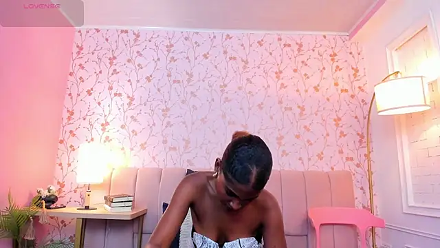 halleylorens online show from May 25, 2026, 7:12 pm