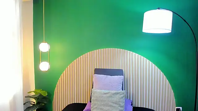 halleylorens online show from November 26, 2025, 7:25 pm