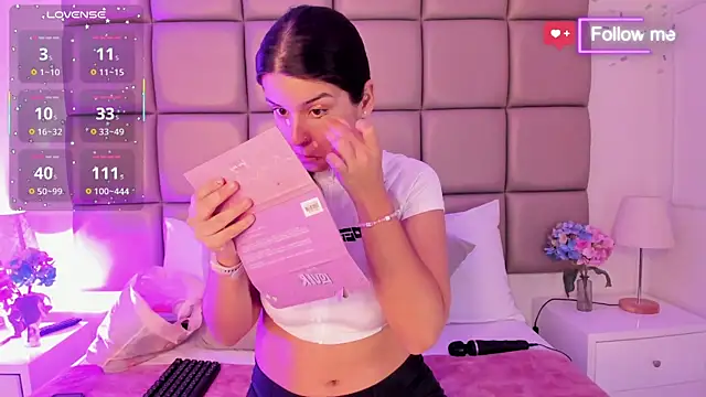 MiaMillers1 online show from January 16, 2026, 11:25 am