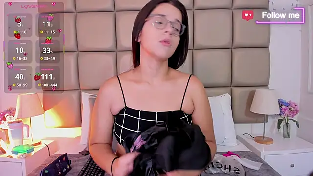 MiaMillers1 online show from February 24, 2026, 11:22 am