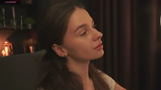 Olivia Farrell online show from September 30, 2025, 12:44 pm