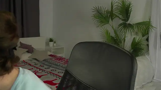 Snapshot of Olivia_Farrell chatting on February 4, 2026, 12:55 pm Olivia Farrell online show from February 4, 2026, 12:55 pm