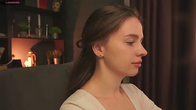 Olivia Farrell online show from October 2, 2025, 12:41 pm