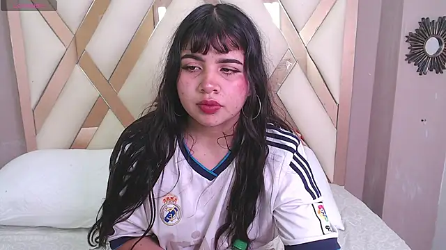 Zara Snow online show from November 14, 2025, 3:48 pm