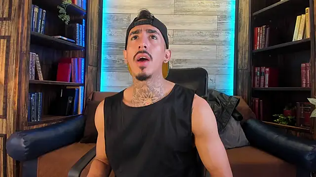 Donovan Desmond online show from November 24, 2025, 8:20 pm