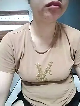 Snapshot of Mie_rose chatting on April 12, 2026, 1:42 am Mie rose online show from April 12, 2026, 1:42 am