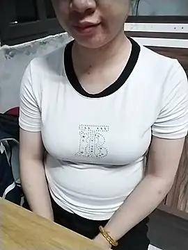 Snapshot of Mie_rose chatting on March 21, 2026, 8:19 am Mie rose online show from March 21, 2026, 8:19 am