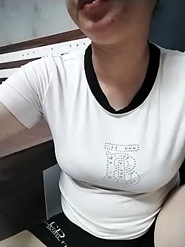 Snapshot of Mie_rose chatting on April 11, 2026, 1:02 am Mie rose online show from April 11, 2026, 1:02 am