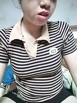 Snapshot of Mie_rose chatting on April 1, 2026, 1:41 pm Mie rose online show from April 1, 2026, 1:41 pm