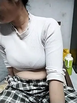 Snapshot of Mie_rose chatting on December 4, 2025, 2:21 am Mie rose online show from December 4, 2025, 2:21 am