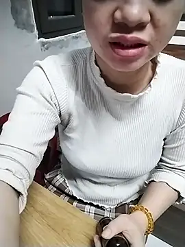 Snapshot of Mie_rose chatting on February 3, 2026, 6:51 am Mie rose online show from February 3, 2026, 6:51 am