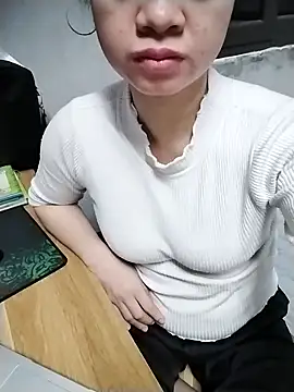 Snapshot of Mie_rose chatting on February 5, 2026, 12:23 pm Mie rose online show from February 5, 2026, 12:23 pm