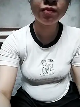 Snapshot of Mie_rose chatting on February 16, 2026, 7:07 am Mie rose online show from February 16, 2026, 7:07 am