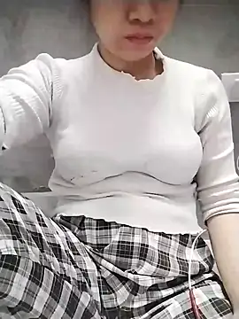 Snapshot of Mie_rose chatting on December 21, 2025, 2:19 pm Mie rose online show from December 21, 2025, 2:19 pm