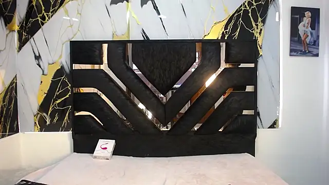 Miahotcs1 online show from February 11, 2026, 2:17 pm