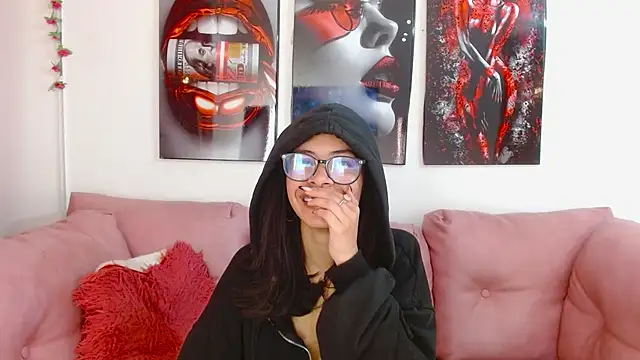 Miahotcs1 online show from March 31, 2026, 2:52 pm