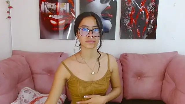 Miahotcs1 online show from April 18, 2026, 3:58 pm