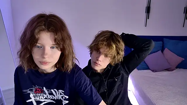 Bonnie And C1yde online show from November 30, 2025, 5:03 pm