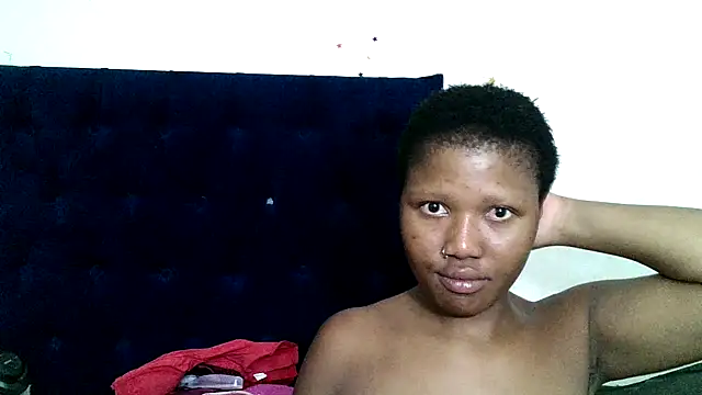 BUNNYCHOWX28 online show from January 11, 2026, 6:26 pm