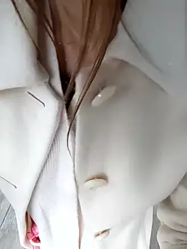 pink-mai online show from February 11, 2026, 1:05 am