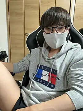 jiji9253 online show from April 8, 2026, 1:12 pm