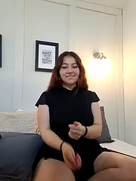 Nicolle Evanss  online show from March 31, 2026, 3:19 am