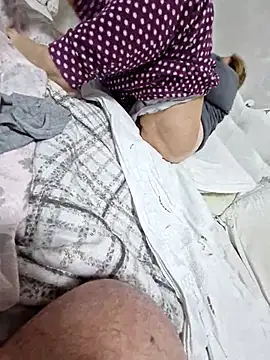 Monella52 online show from December 3, 2025, 9:36 pm