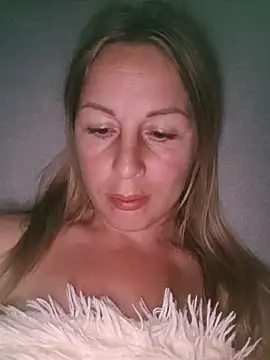 LunaSugarX online show from September 22, 2025, 9:10 pm