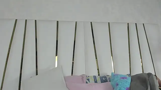 bonnie sm online show from September 21, 2025, 11:48 am