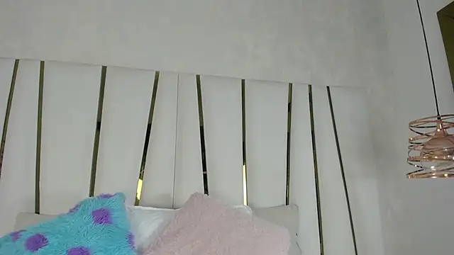 bonnie sm online show from September 17, 2025, 8:44 pm