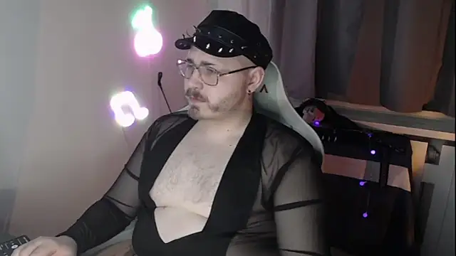 Snapshot of FabianKinky chatting on October 24, 2025, 5:56 pm FabianKinky online show from October 24, 2025, 5:56 pm