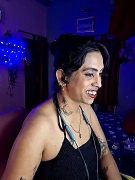 Love Beauty01 online show from March 28, 2026, 6:53 pm